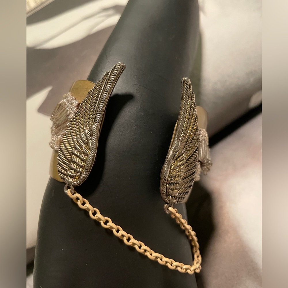 Winged Cuff - Picture 3 of 5